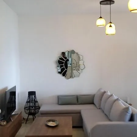 Beautiful House In Front Of The Sea Apartment
